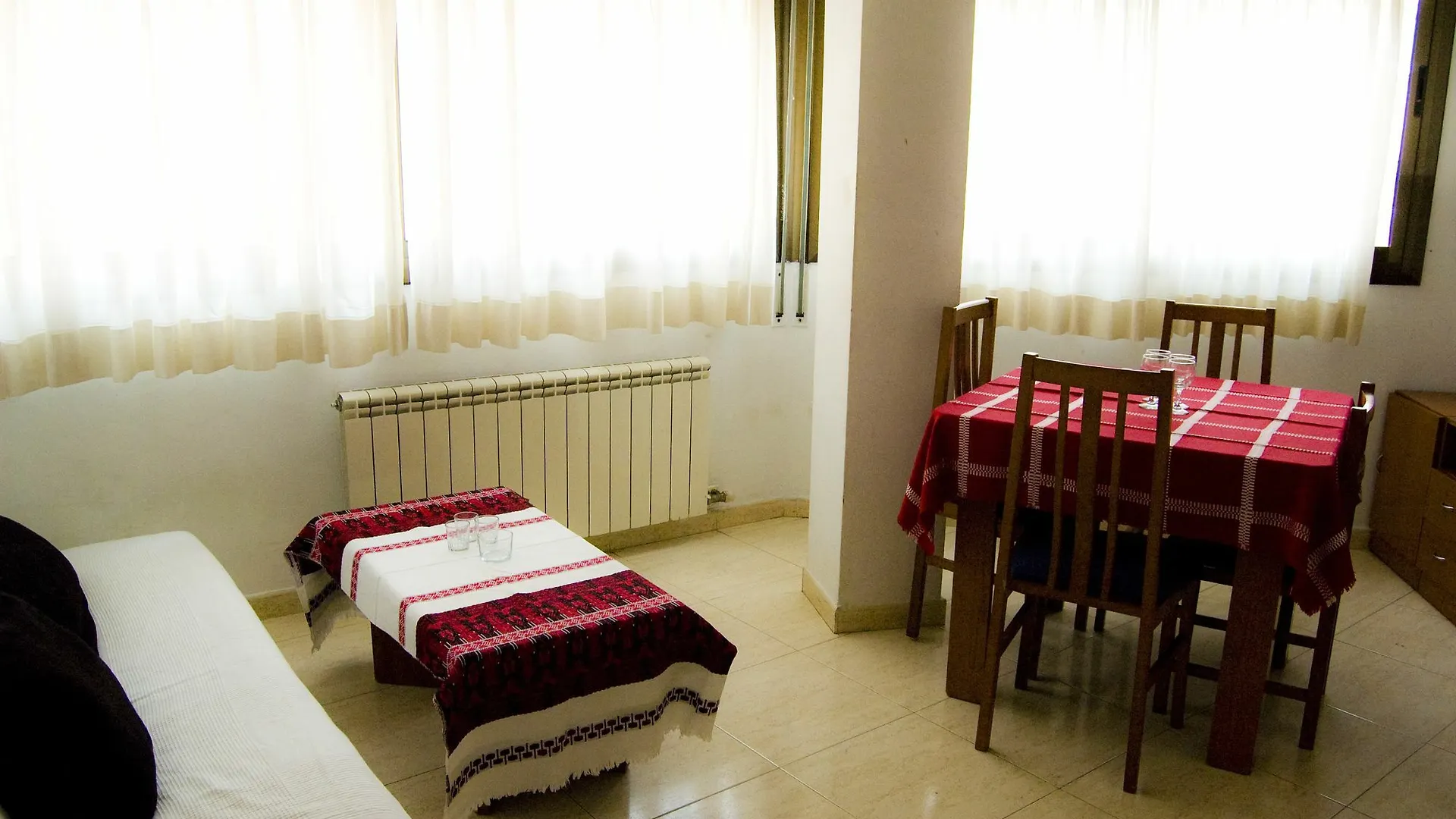 Apartamentos AR Easy Oliva Lloret de Mar