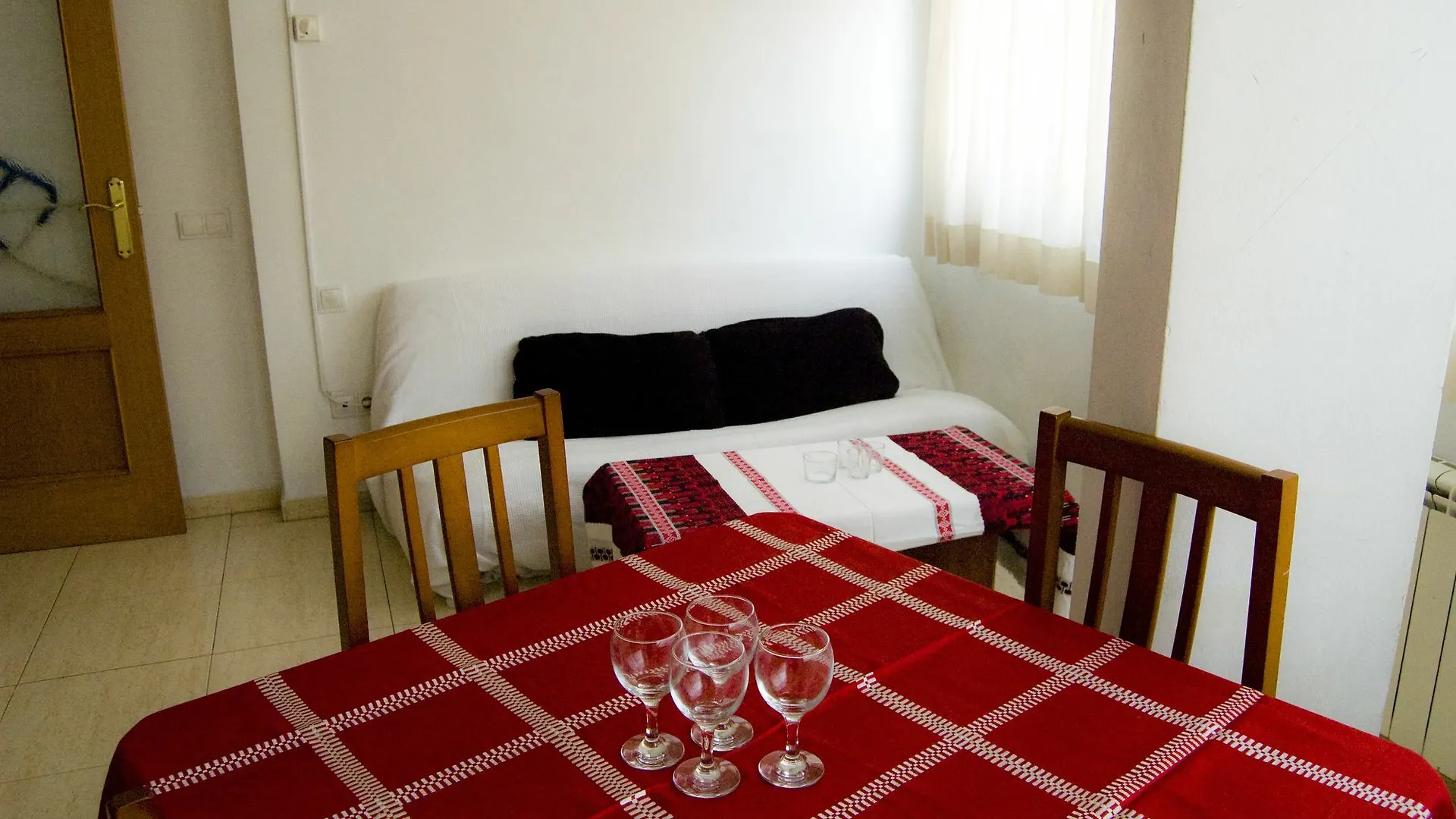 Apartamentos AR Easy Oliva Lloret de Mar